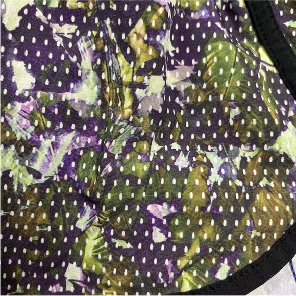 Lululemon Tracker Shorts III | Size 6 - Picture 4 of 9